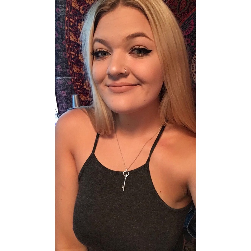 Meet your Posher, Lily